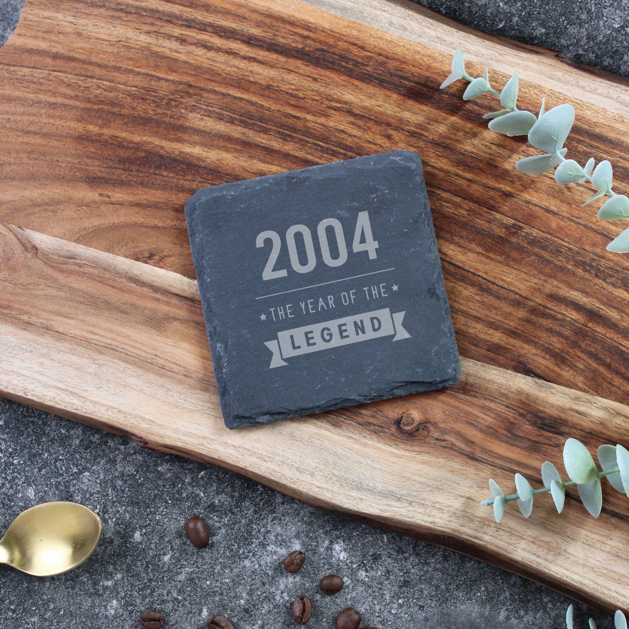 eBuyGB Craft Blanks - Vente Sous-verre - Sous-verre carré en ardoise gravé « 2004 Année de la légende »0