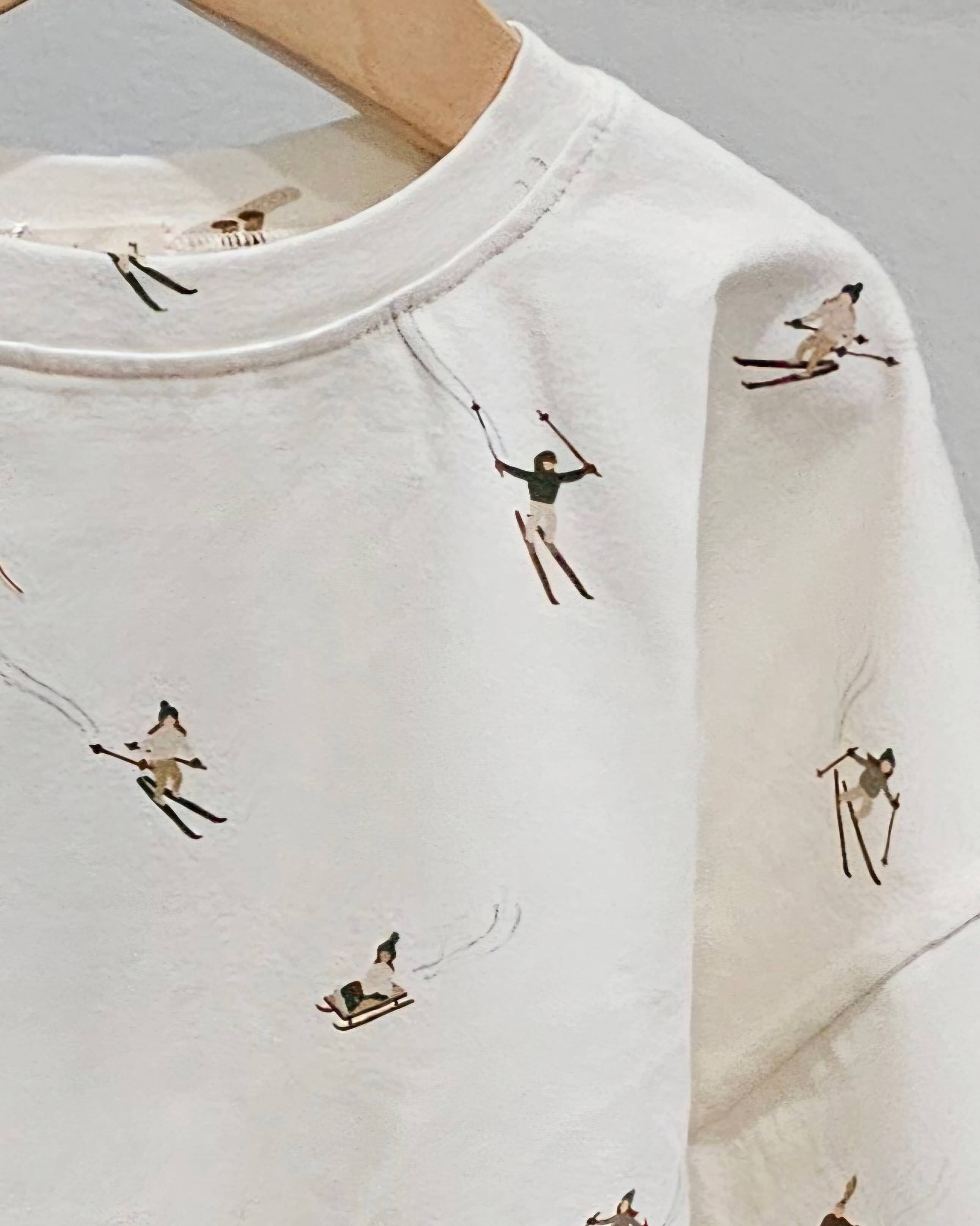 ntrl co. - Wholesale Top en broek set - Kinderen - Sneeuwhellingen Joggerset | Skiën | Buiten8