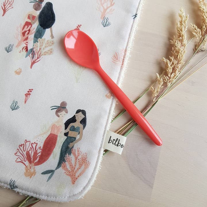 Néréides baby pige hagesmæk for engroshandel hos Bilboquet