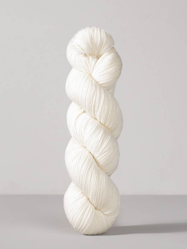 Core Worsted | 4160 for wholesale by Urth Yarns
