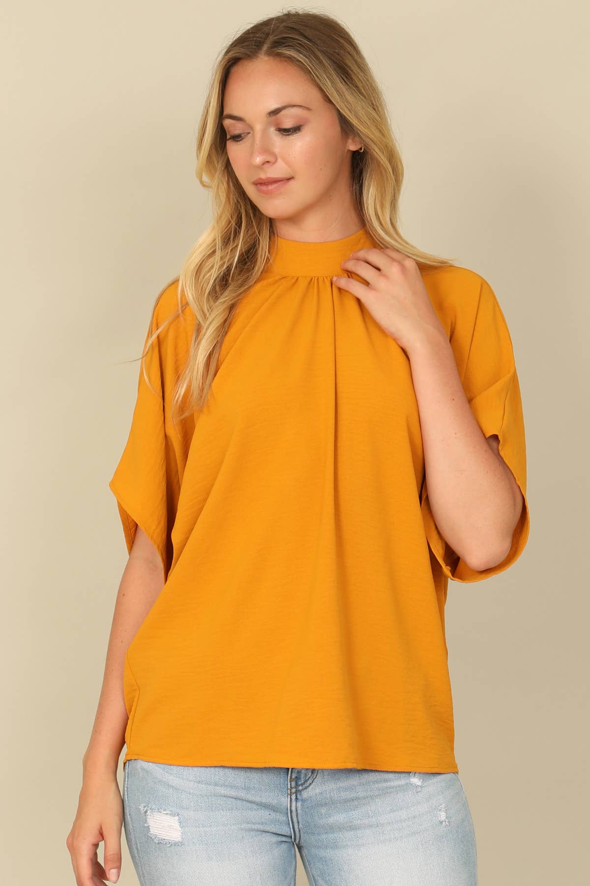 You & Me – Großhandel Bluse – Damen – YMT20083V-SOLID RÜCKENBAND DOLMAN-ÄRMEL HOCHHALS-TOP10