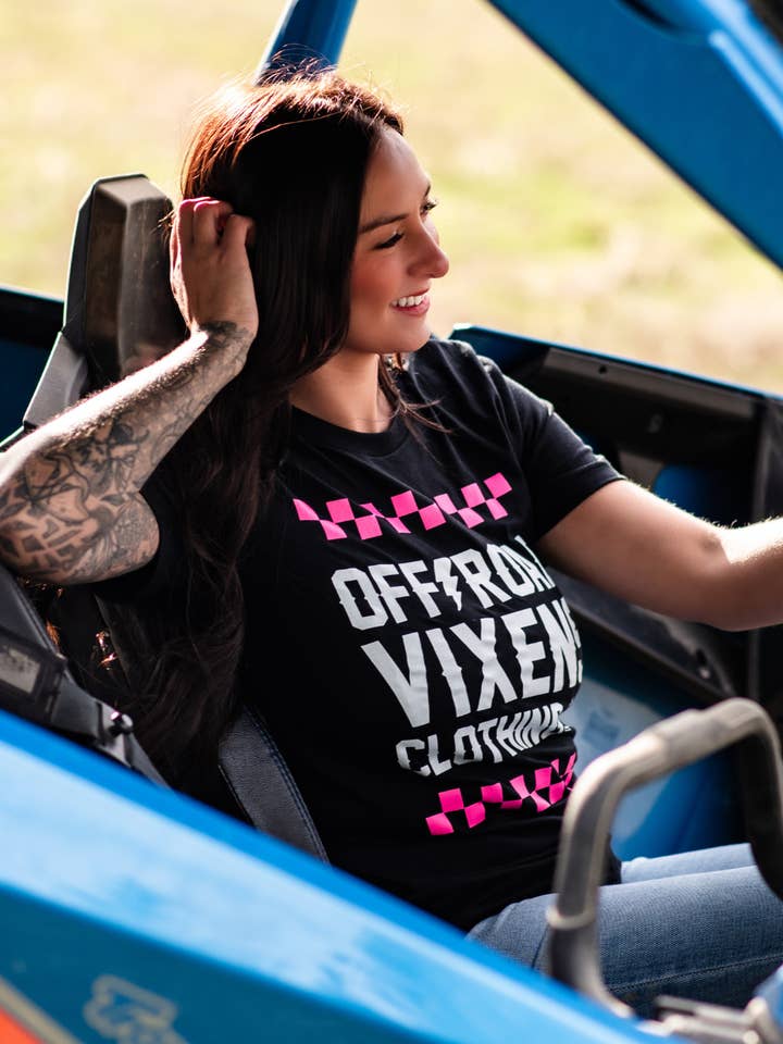 Maglietta Unisex Verificata per la vendita all'ingrosso da parte di Off Road Vixens Clothing Co.