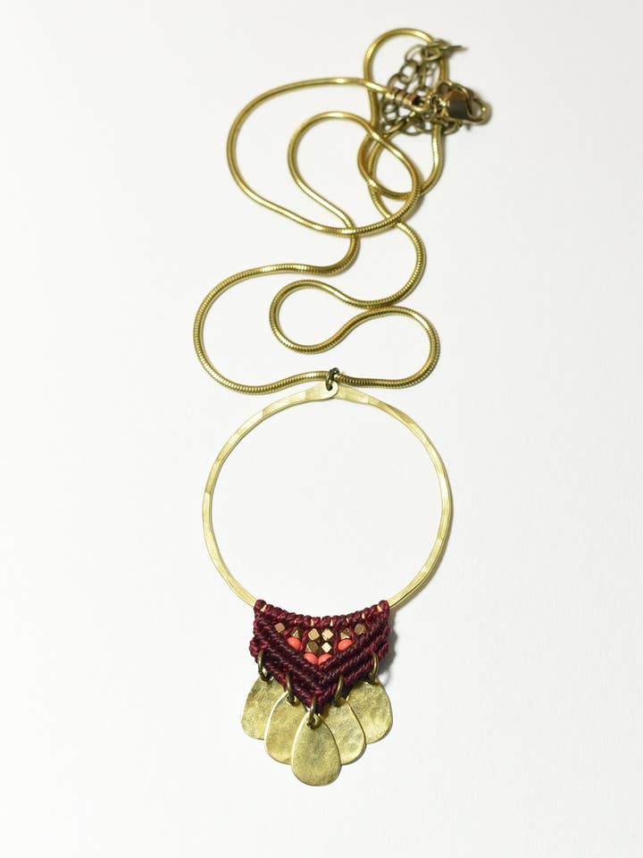 Collana Grande in Ottone Fuerza per la vendita all'ingrosso da parte di AMiRA jewelry