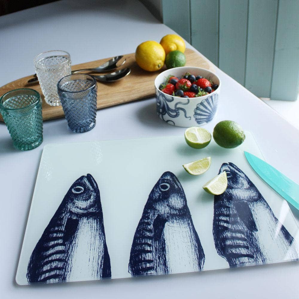 Cream Cornwall – wholesale Cutting board – Mackerel Glass Worktop Saver1