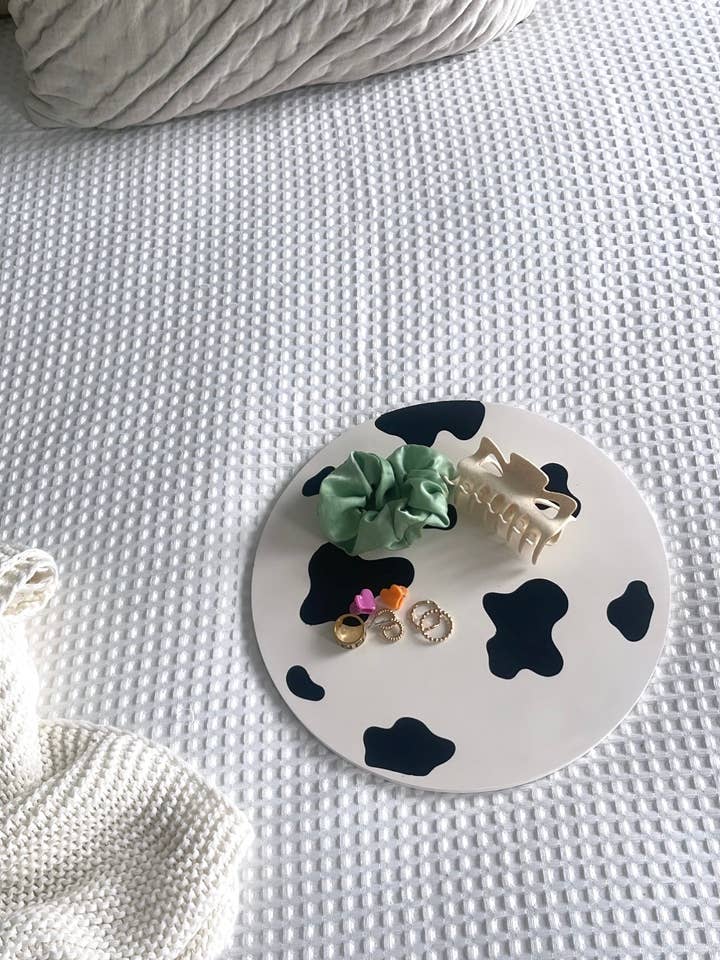 Plateau XL - Imprimé Vache pour la vente par Luxe Home Decor Ltd