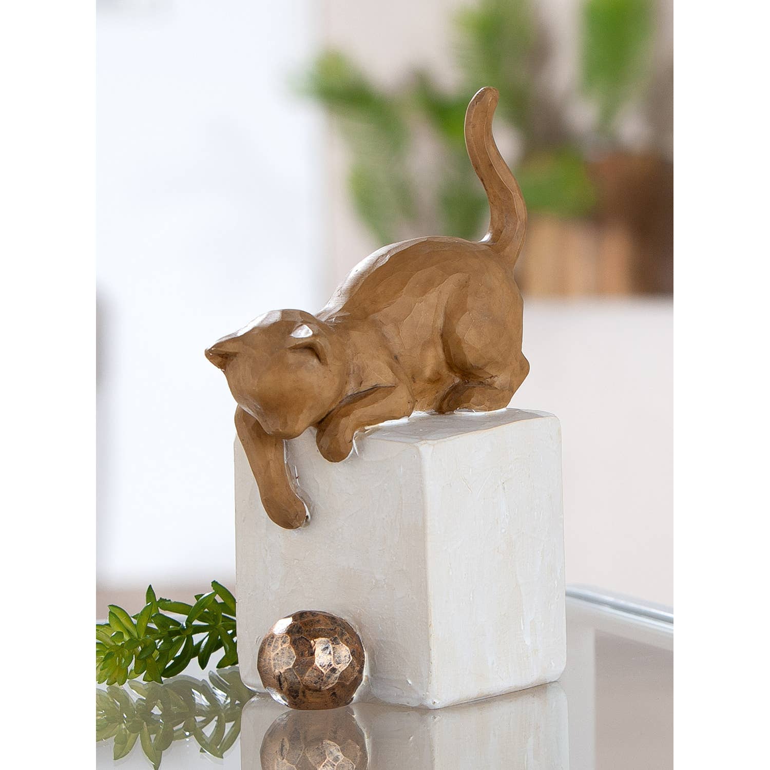brown Charlie Cat Figure, Edgeseater H.18.5 cm for wholesale on Faire1