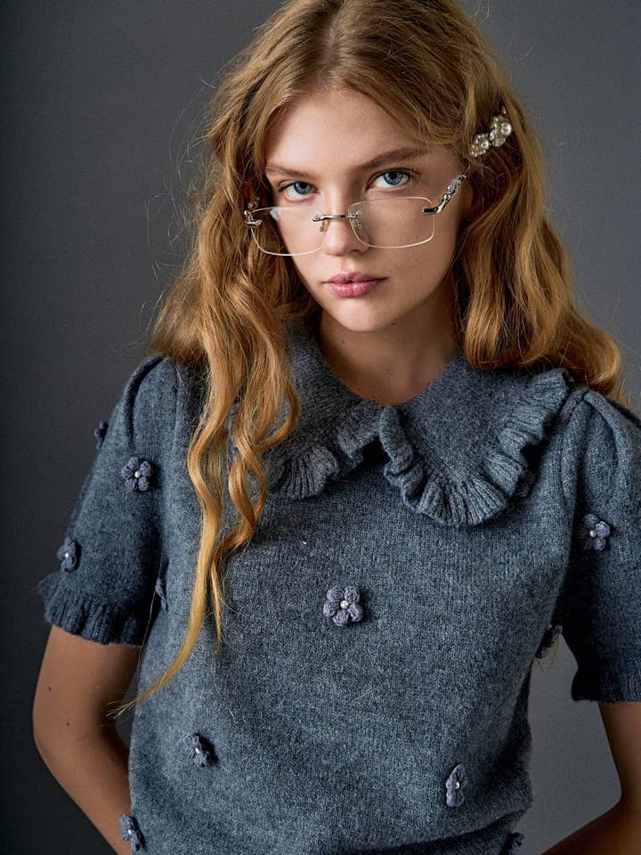 Manches à volants en tricot floral perle pour la vente par English Factory