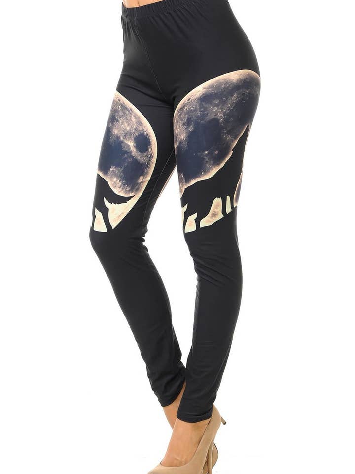 Krämig mjuk ylning på månen Wolf Leggings från USA Fashion för wholesale av USA Fashion