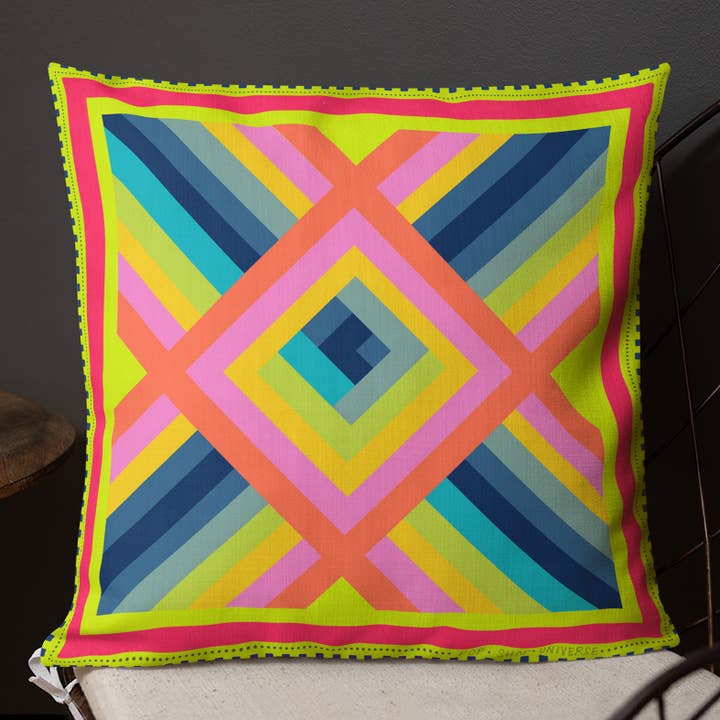 Juno, cuscino astratto geometrico massimalista, 45,7 x 45,7 cm per la vendita all'ingrosso da parte di Pop Shop Universe