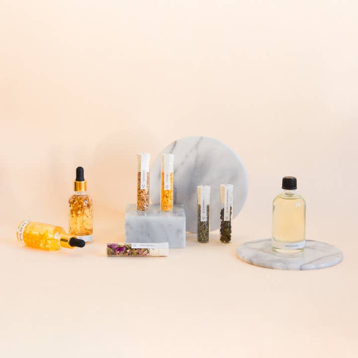 Craftly - Wholesale DIY Craft Kit - MAKE YOUR OWN BODY OIL KIT