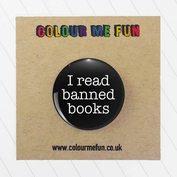 Pin Insignia «I Read Banned Books» para venta al por mayor de Colour Me Fun
