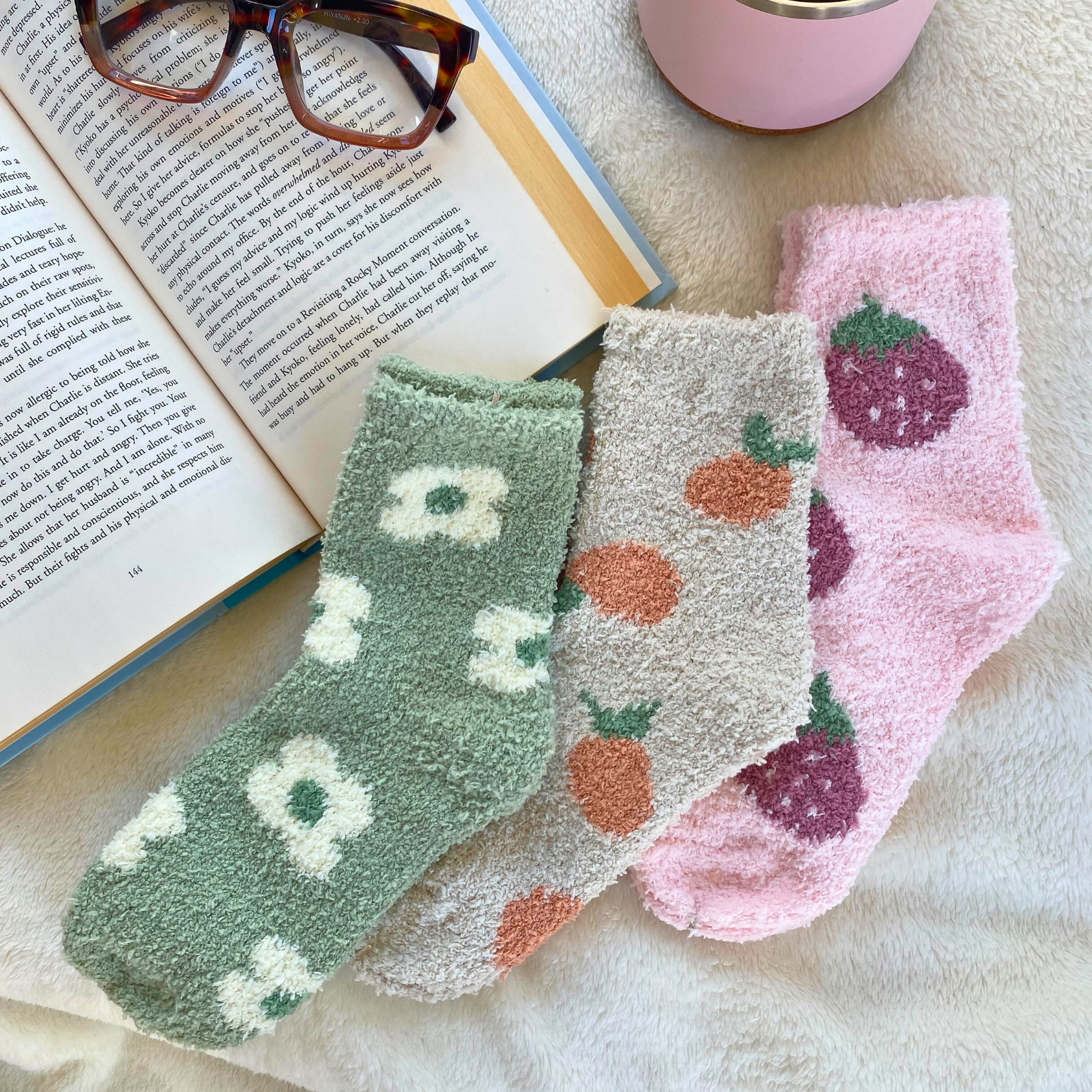 Women's Crew Sleep Plush Cozy Comfy Socks – 7DAYSSOCKS Wholesale