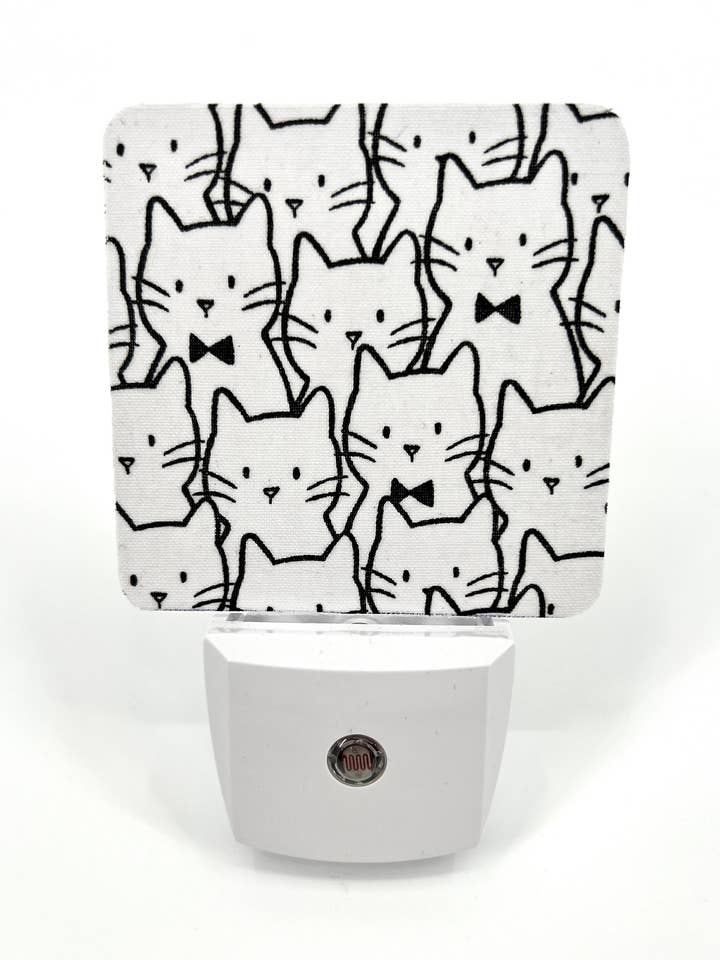 Classy Cats Night Light for wholesale by Rusty Canvas