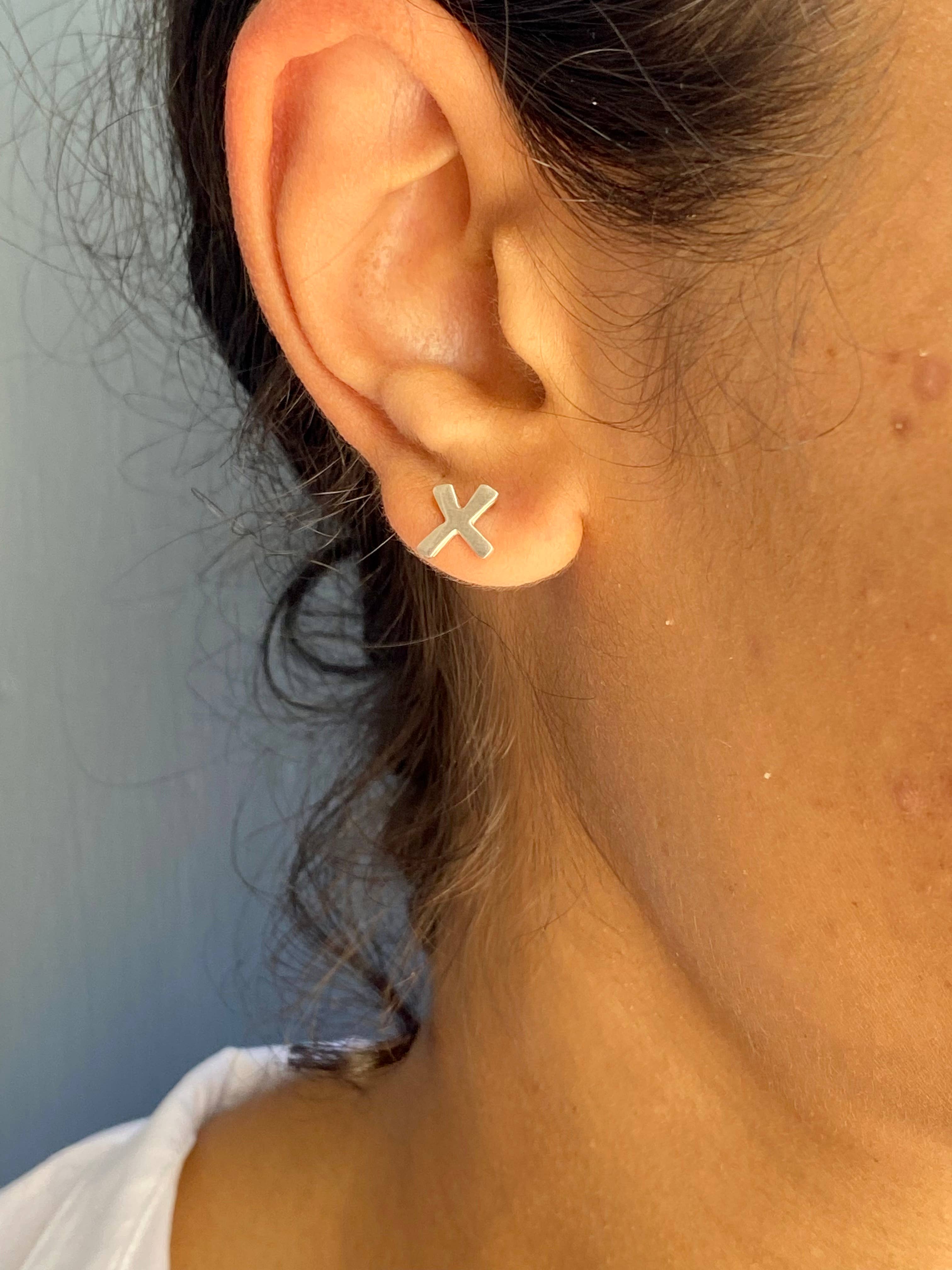 Philippa Roberts - Wholesale Stud/Post Earrings - Small X's and O's Studs Earrings in Silver or Vermeil3