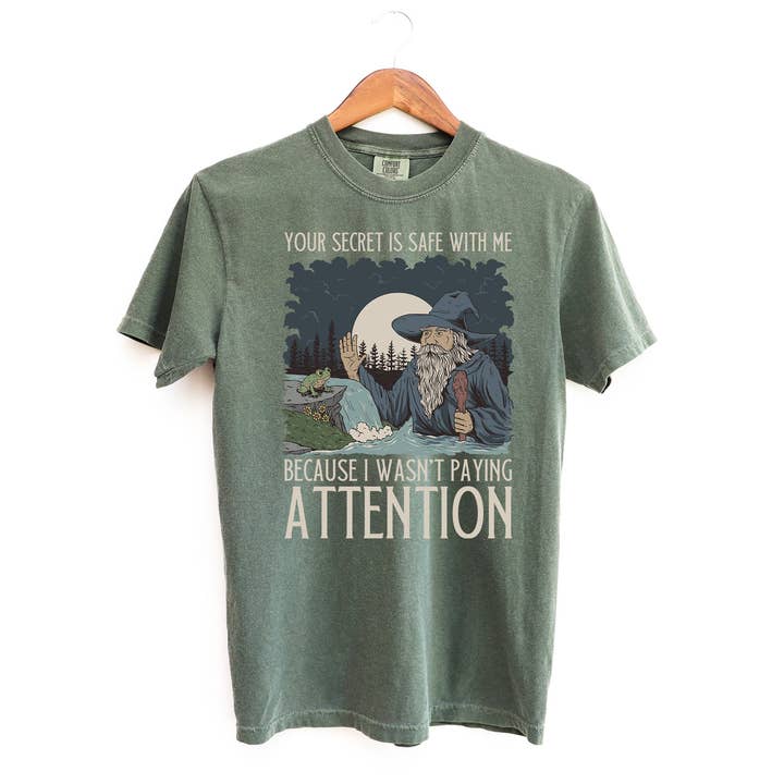 Dein Geheimnis ist bei mir sicher Zauberer T-Shirt für den Großhandel von Blue Giraffe Inc