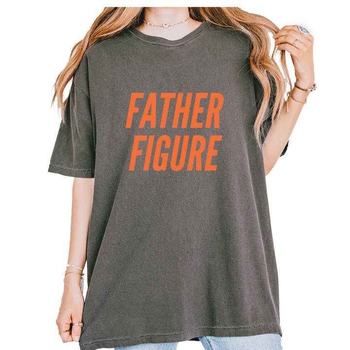 T-shirt unisexe vintage doux "Father Figure" pour la vente par Expression Tees