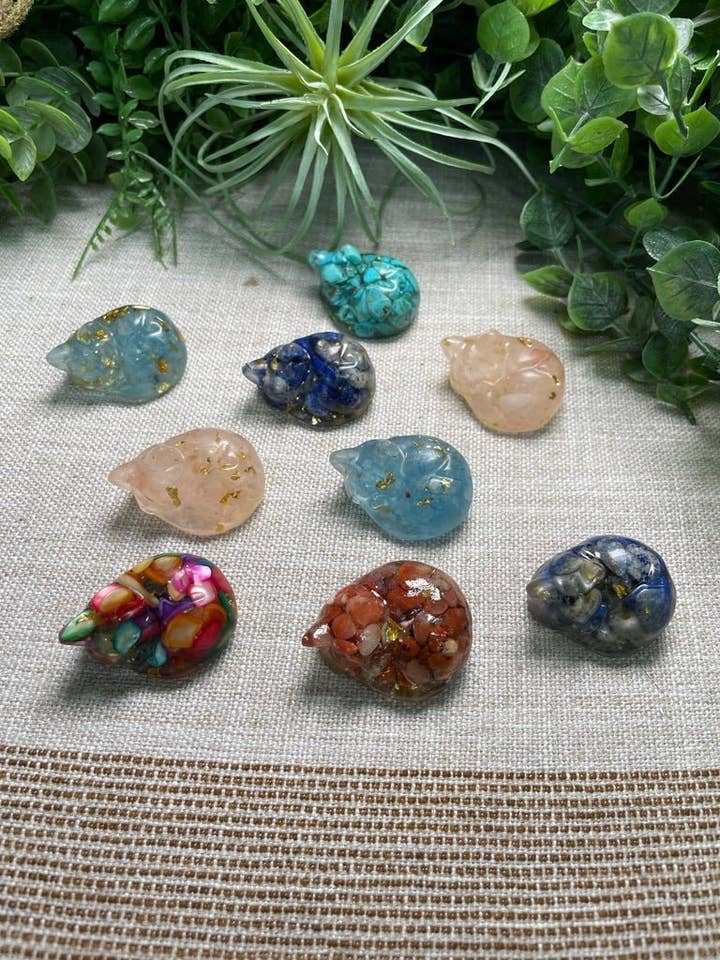 Resin Crystal Chip Sleeping Cat for wholesale by Copper Ashes