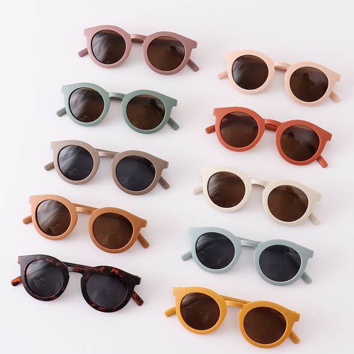 Aspen Rain Boutique - Wholesale Sunglasses - Women's - retro round sunglasses UV400 For Adult4