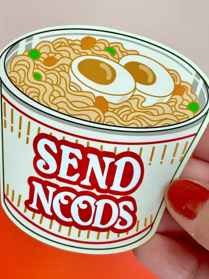 Send Noods - Cup O Ramen Vinyl Sticker (vejrbestandig) for engroshandel hos Full Send Studio
