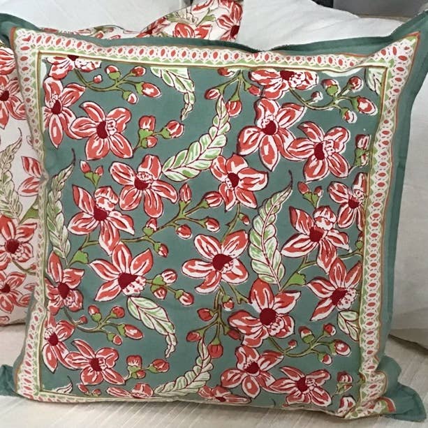 natural habitat - Wholesale Throw/Decorative Pillow - Pillow Printed 18" x 18" Frangipani