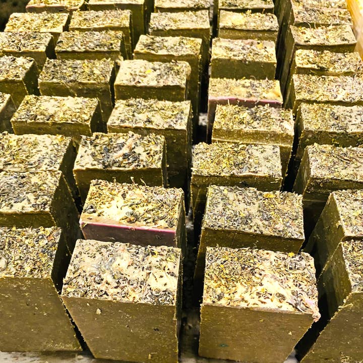 Savon Moringa à l'avocat + Anti-âge biologique pour la vente par Coneshe's Skin...Nature's Way To Pamper Your Skin