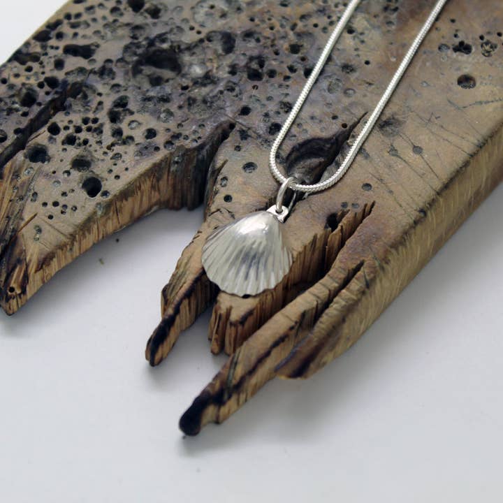 Plataica - Wholesale Pendant/Charm Necklace - 925 silver pendant shell of the Camino de Santiago2