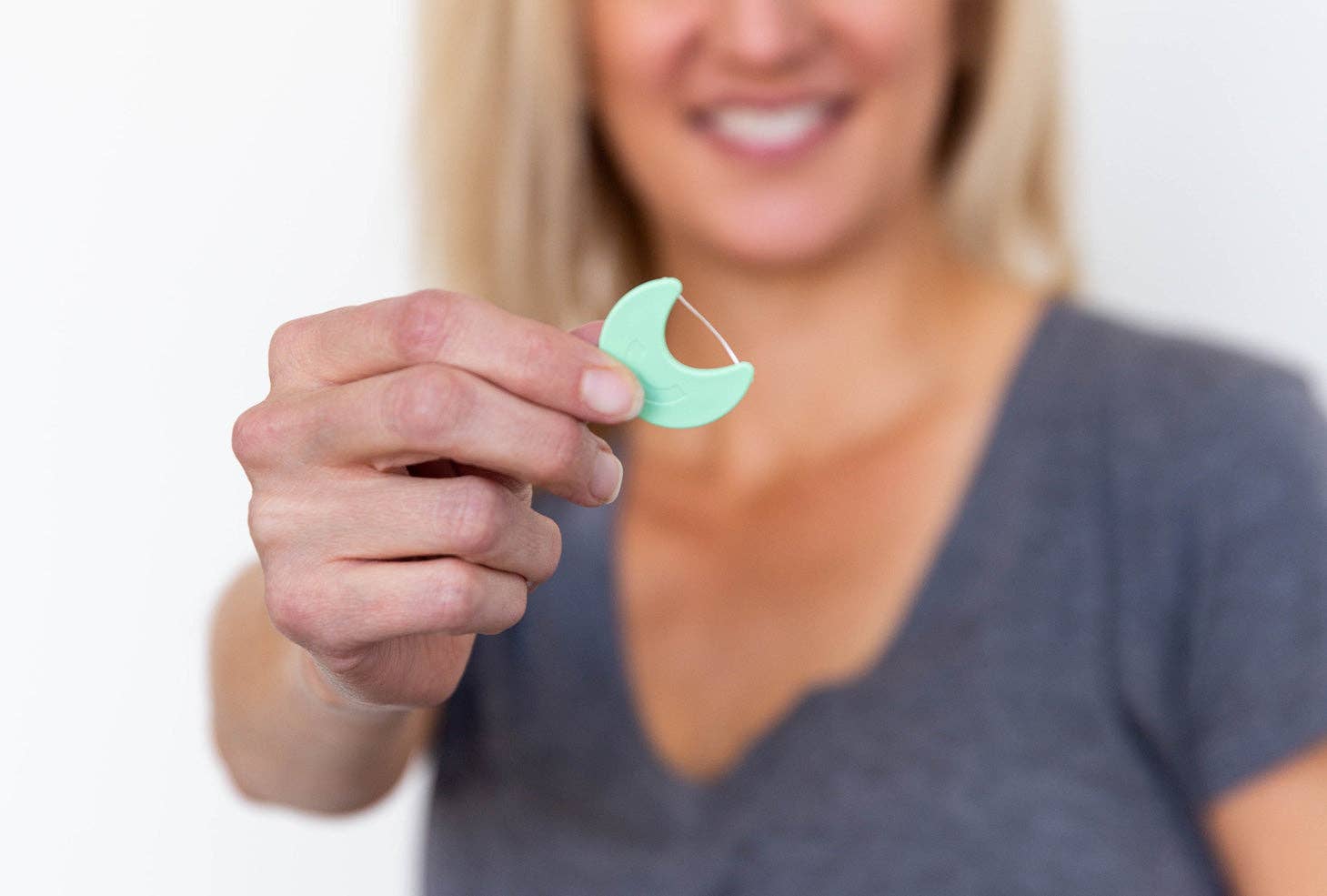 Lewie - Care for the Smile - Wholesale Floss - Biodegradable Floss Discs  (12 pack) Elevate your Floss Pick3