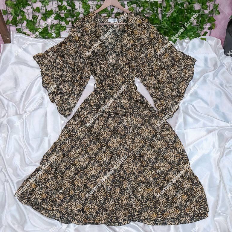 Karma Nepal Crafts – Engroshandel Kimono - Dame – Lang, flydende boheme kimono med volanter og lommer1