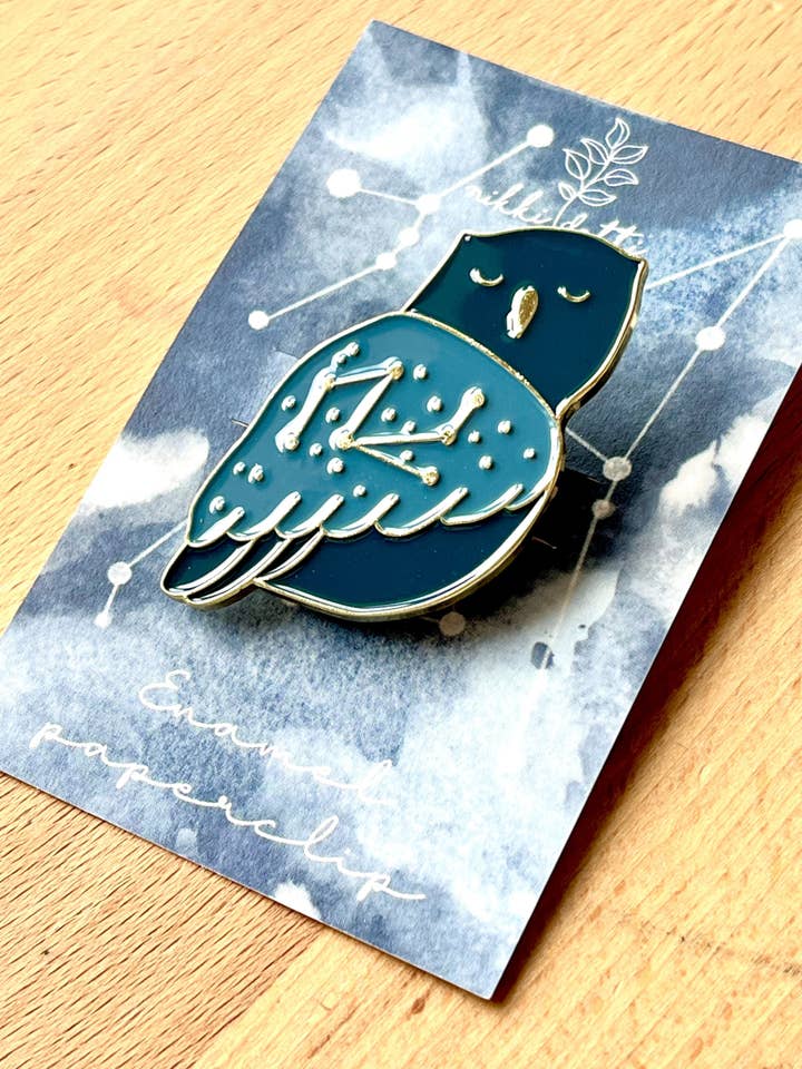 Trombones « Night Owl » en métal doré et émail pour la vente par Nikki Dotti