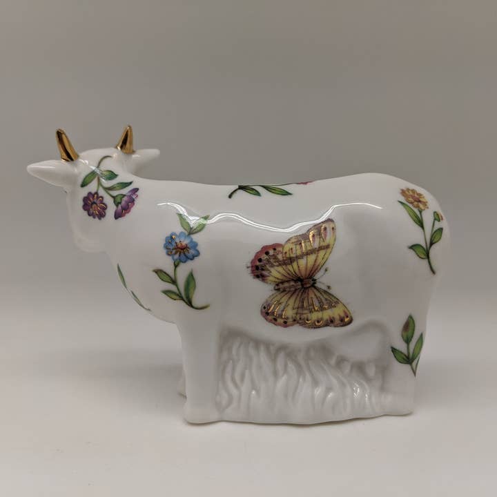 Green Pastures Wholesale - Wholesale Salt & Pepper Shaker Set - Elegant 14K Porcelain Cow Salt and Pepper Shaker