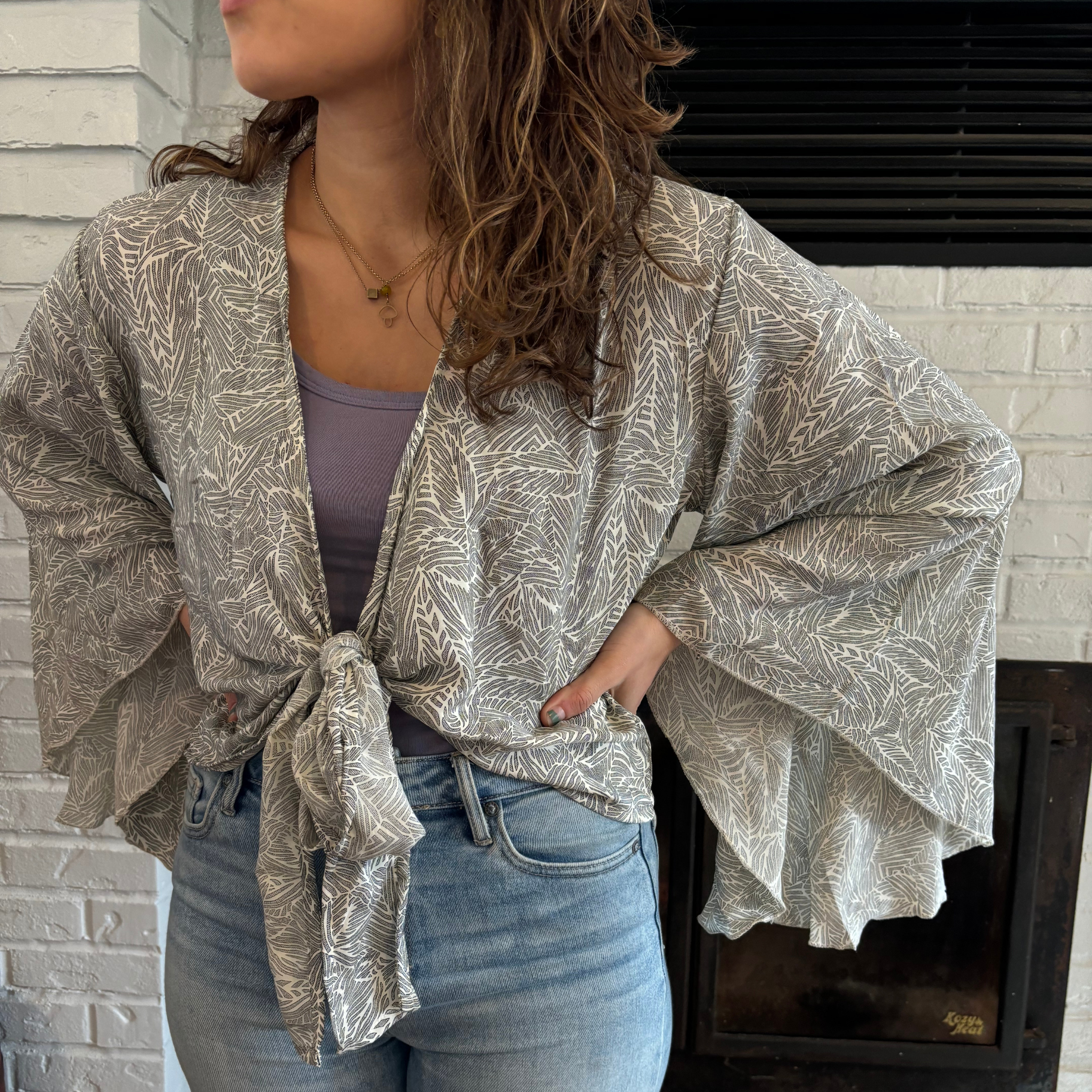 Seeds - Venta al por mayor Blusa - Mujer - Top de seda con mangas  acampanadas y nudo | 100 % seda Talla única Nuevos estampados14