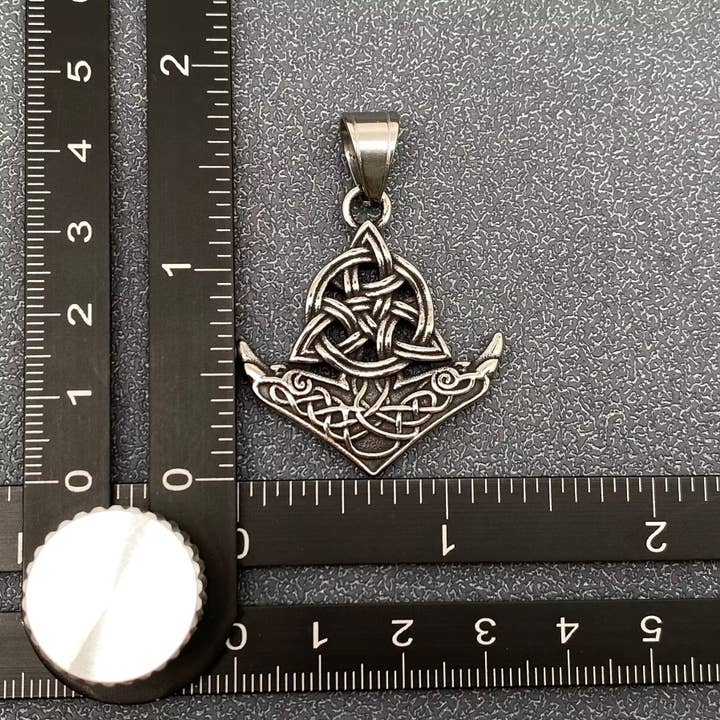 Mio Queena – Engroshandel Halskæde med vedhæng – Viking Trinity Celtic Knot S.Steel Arrow vedhæng - MJ/MNP3