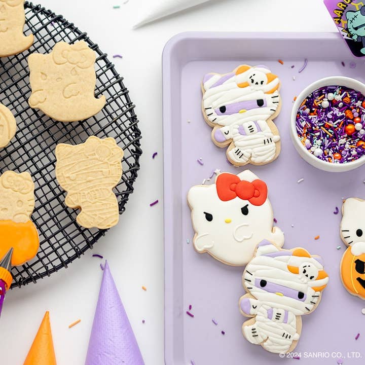 Handstand Kitchen - Venta al por mayor Cortapastas - Sellos para galletas de Halloween de Hello Kitty®, juego de 3