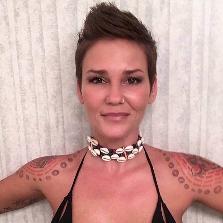 Gargantilla Collar - Conchas de Cowrie para venta al por mayor de Toxic Sadie Swimwear