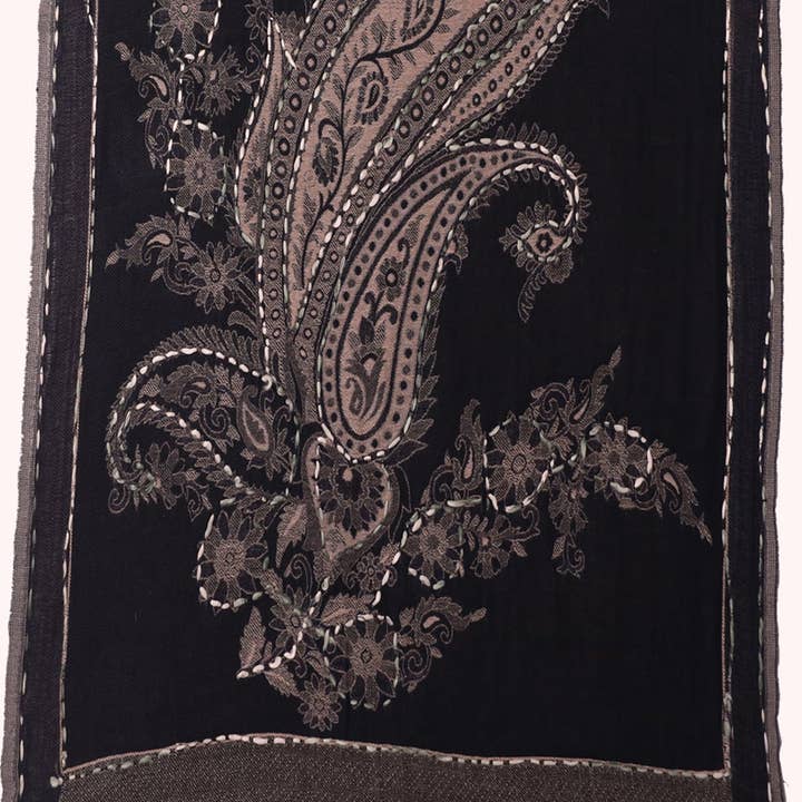 SVEZElife - Wholesale Scarf - Women's - Reversible Paisley Jacquard Cotton Viscose Scarf – Navy Ivory | SVEŽElife1