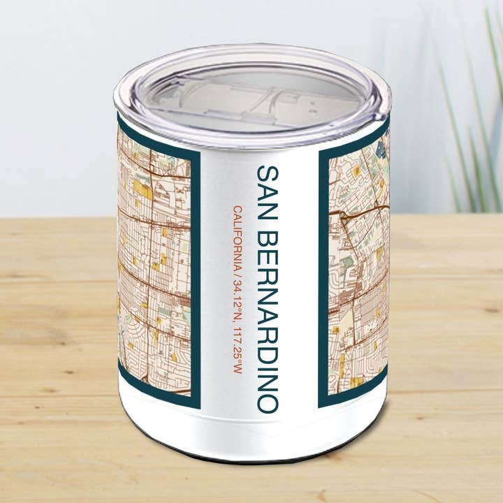 Gobelet Isotherme Carte de San Bernardino CA en Gravure sur Bois pour la vente par JACE.design