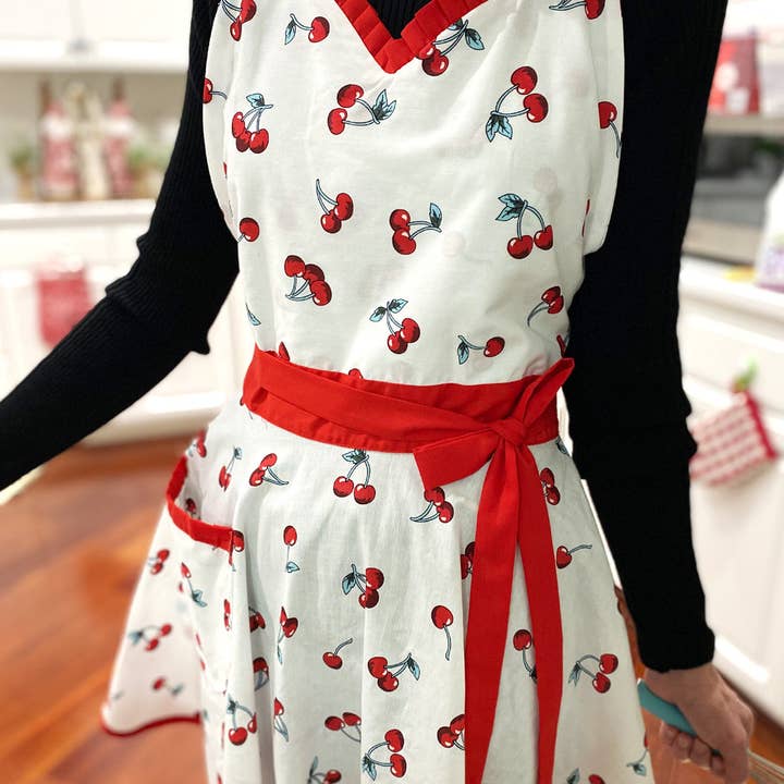 Wrapables.com - Wholesale Apron - Wrapables Adjustable Flirty Hostess Apron32