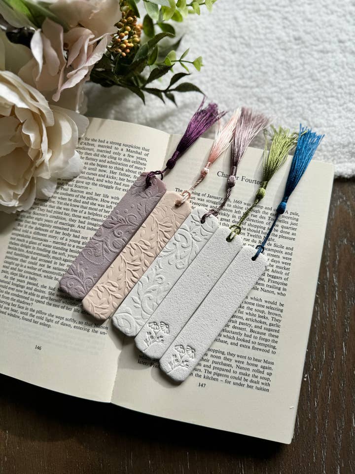 Minimalistic Bookmarks for wholesale by Elm & Cedar