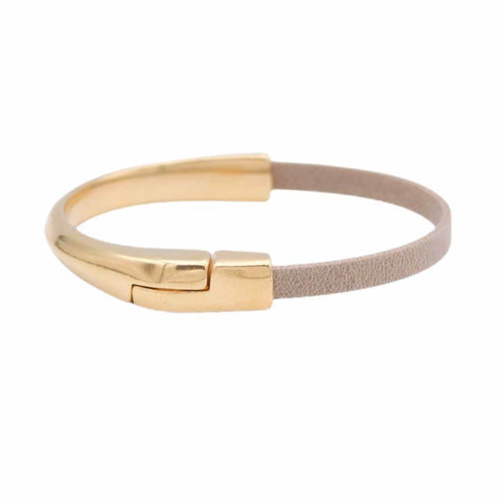 Araracuara - Wholesale Bangle Bracelet - AMACAYACÚ leather bracelet (gold) with magnetic clasp8