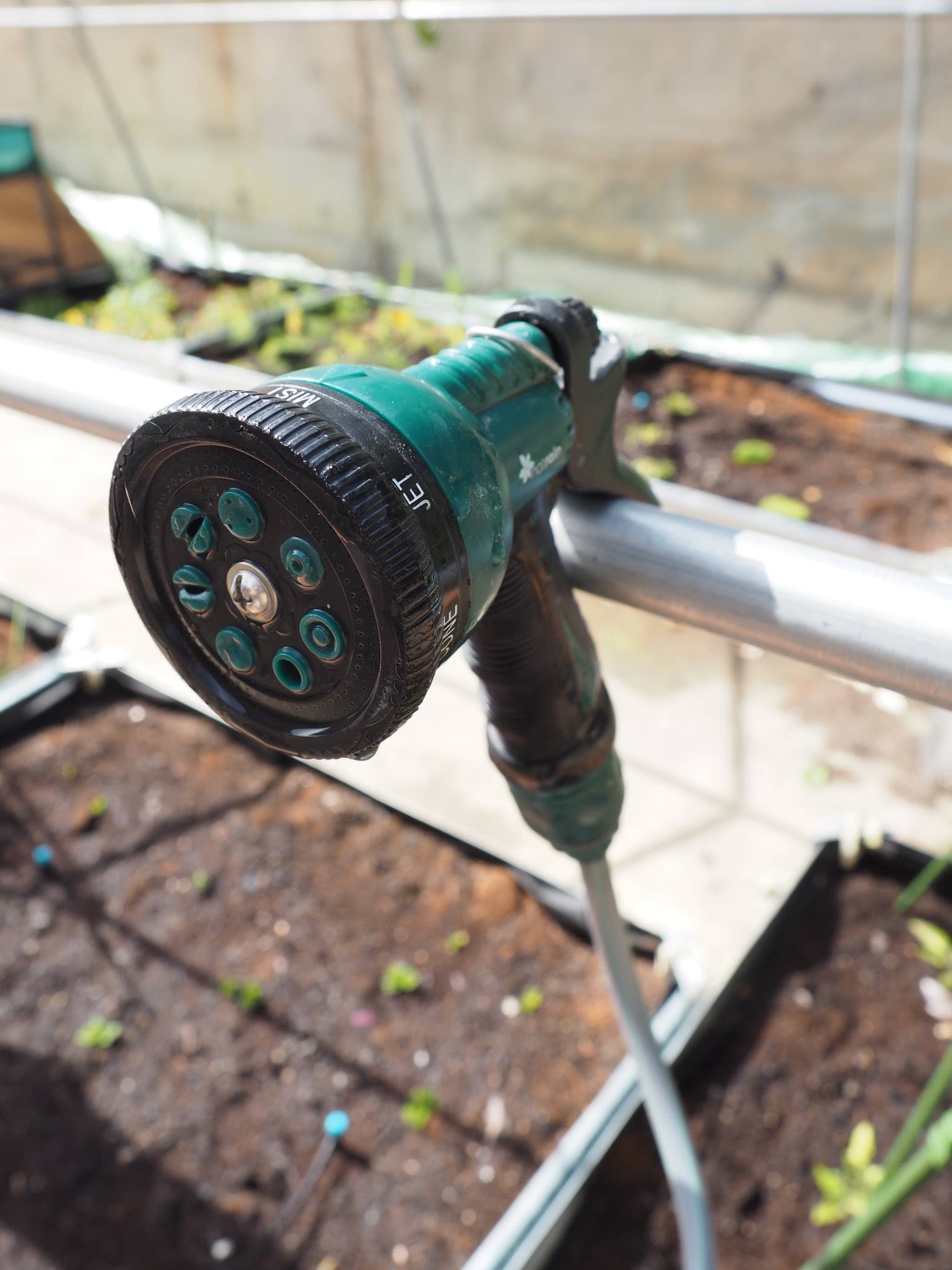 JARDIN Y NATURA OUTDOOR & GARDEN PRODUCTS SL - Wholesale Garden Tool - EVA HQ bicolor 15-meter spiral hose - Natrix 15.26