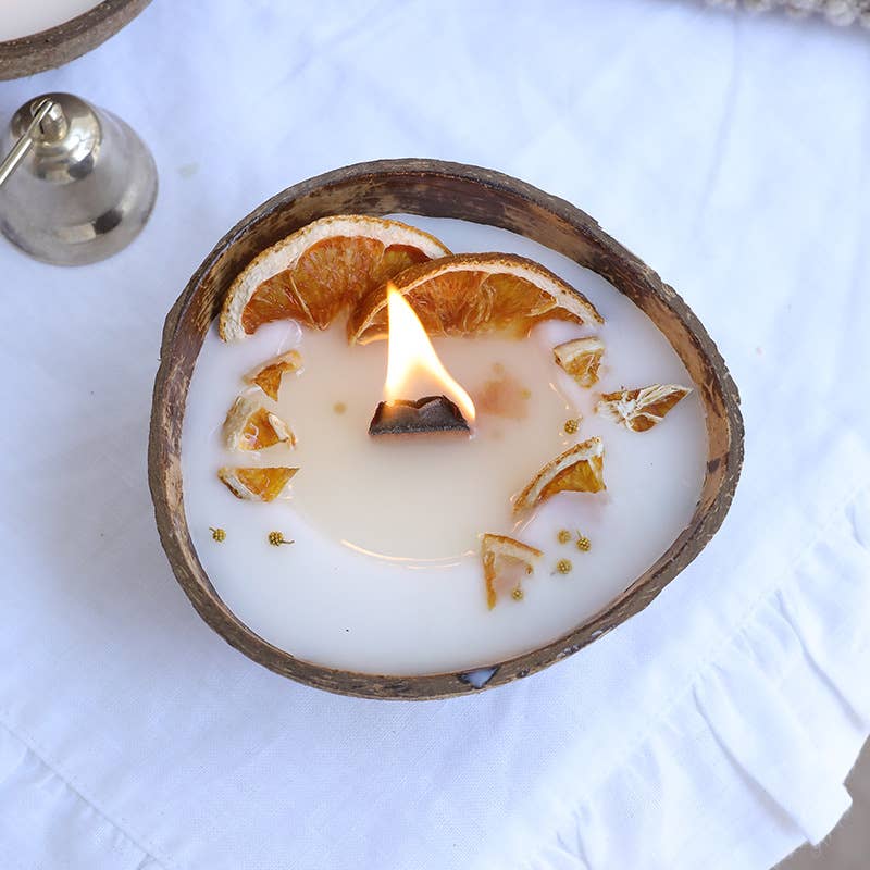 Candles Meta - Vente Bougie en bocal - Bougie Parfumée Décor de Fête avec Fleurs Séchées dans un Bol en Noix de Coco CM0645