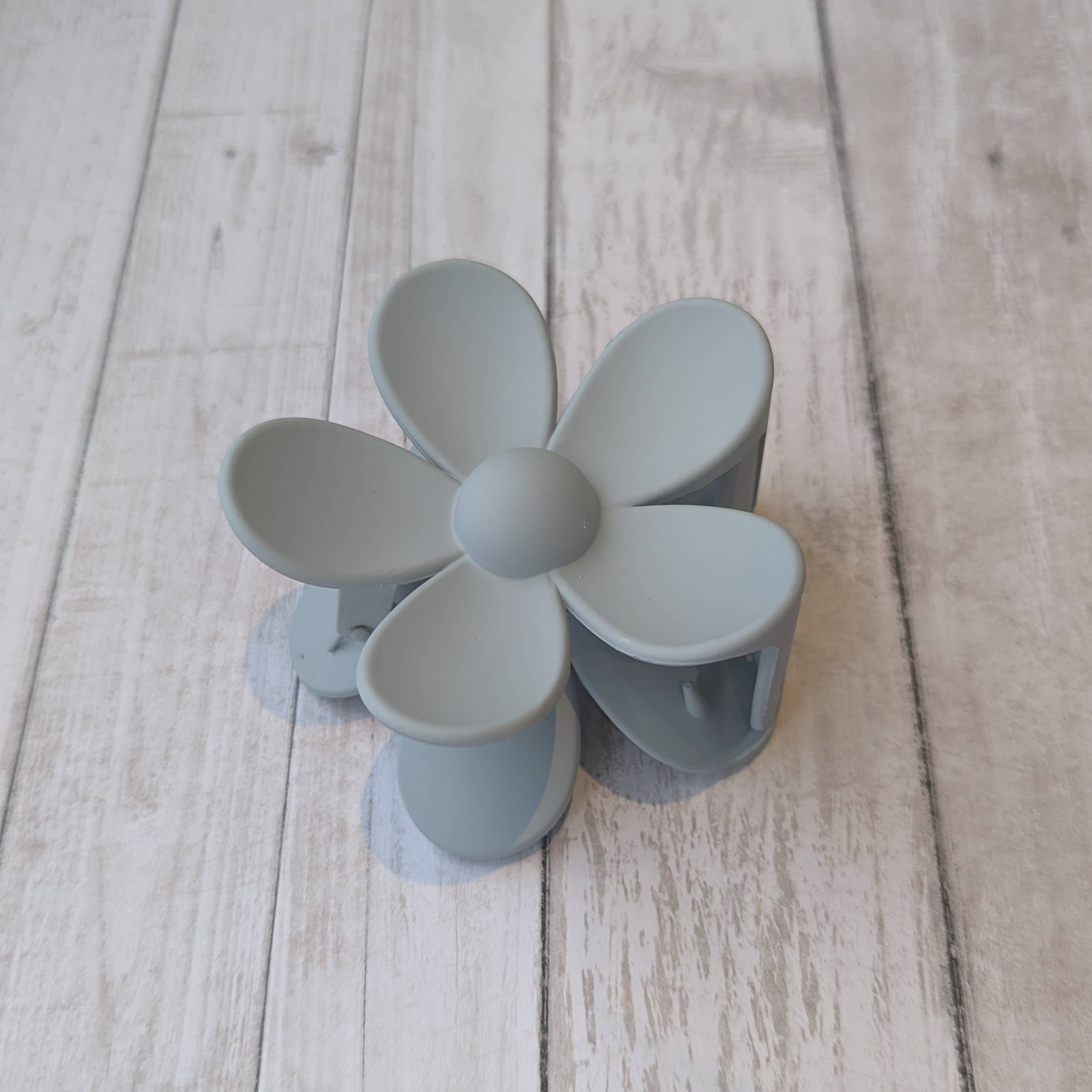 iconic mi - Wholesale Hair Clip - Women's - Daisy Flower Matt Hair Accessory Claw Clip 3"5