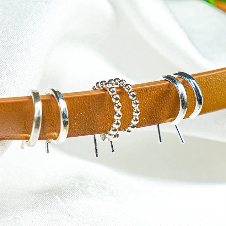 Orecchini a Cerchio Huggie | Argento Sterling o Placcato in Oro 14k per la vendita all'ingrosso da parte di Blossom and Shine