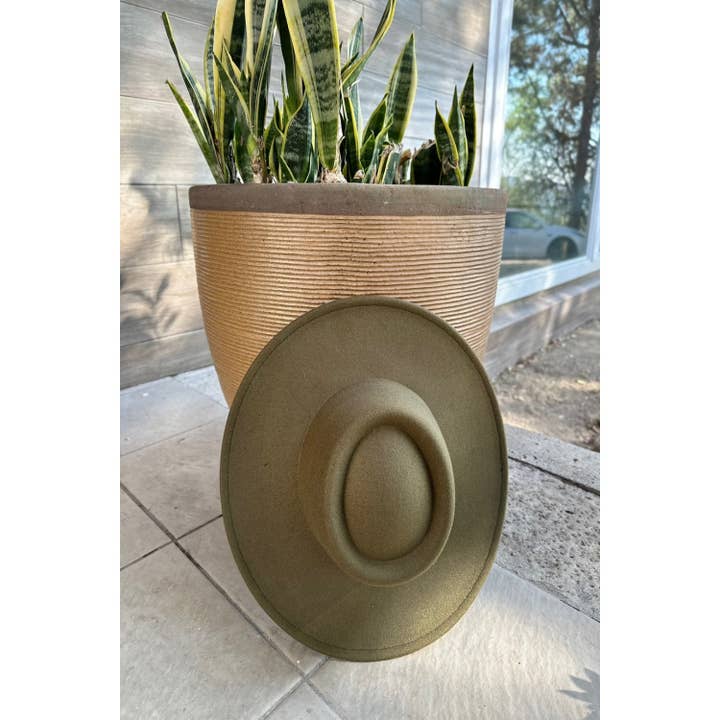 One and Only Accessories - Wholesale Fedora - Women's - Bestsellers Structured hat with a wide brim in faux felt Fas11