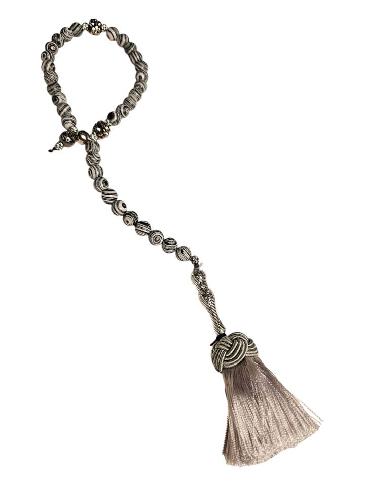 Murmures Éternels Malachite Noire et Blanche pour la vente par Je Ne Sais Quoi