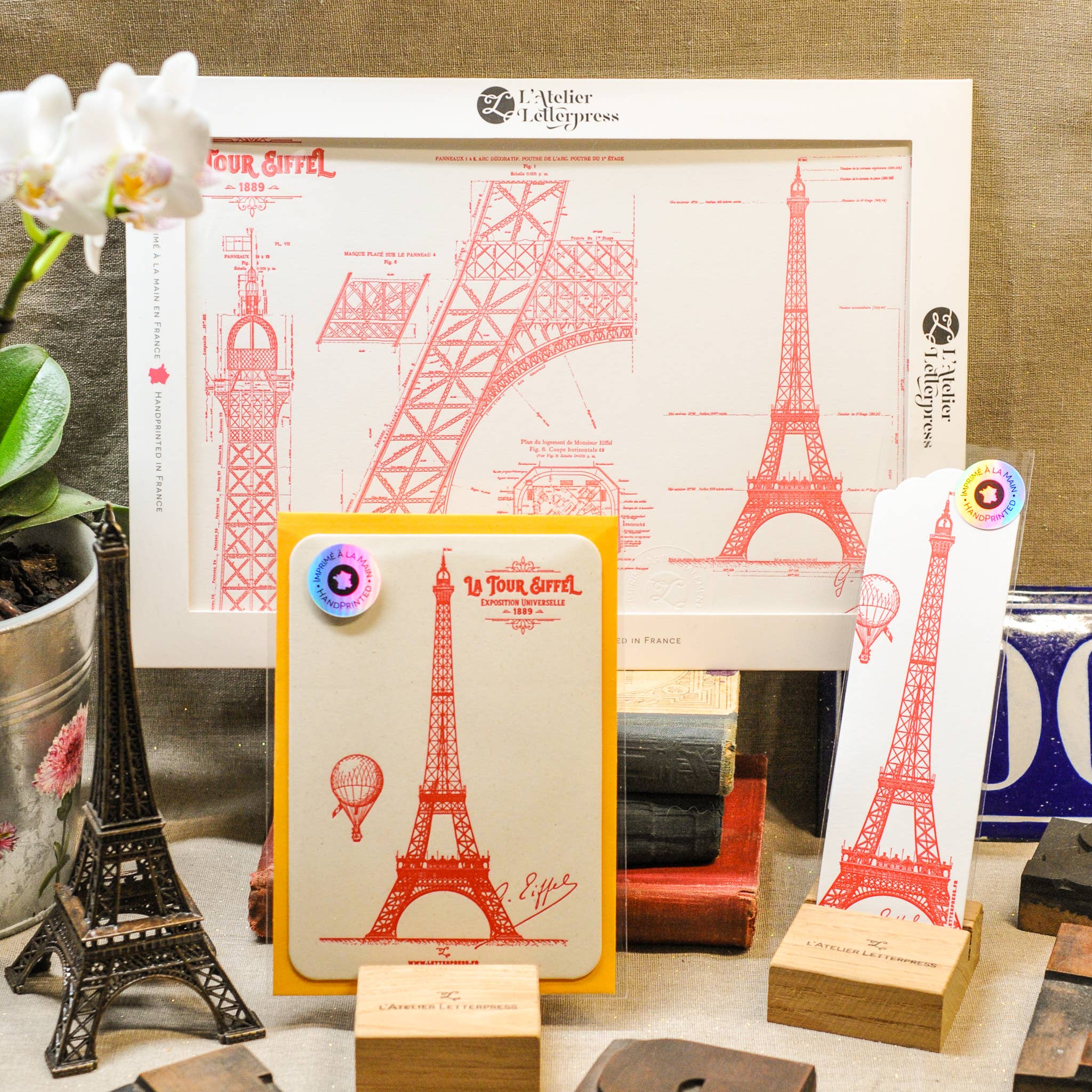 L'Atelier Letterpress - Venta al por mayor Tarjetas de felicitación - Tarjeta Letterpress Torre Eiffel Roja (París) (con sobre)3