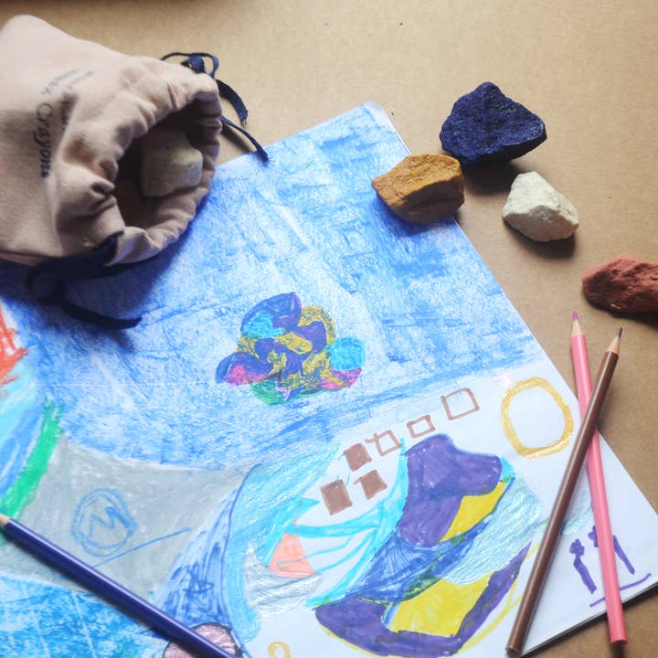 Smilogy Kids Ltd - Wholesale Crayons - Kids & Baby - 8 Textured Beeswax Ocean Rock Crayons in a Mini Cotton Sack2