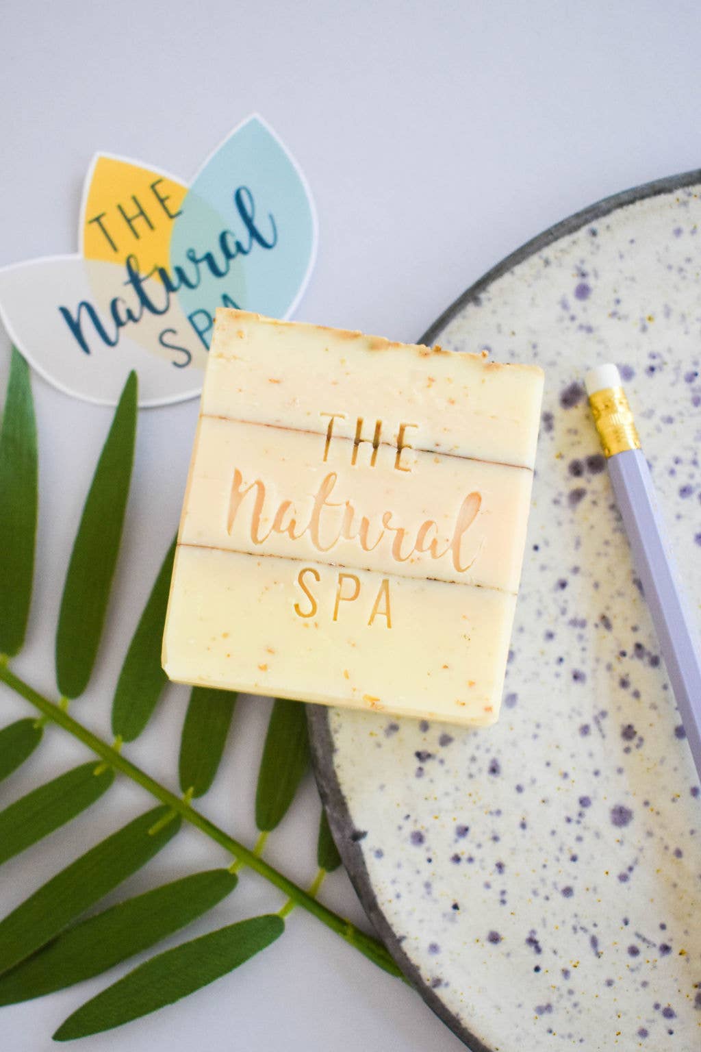 The Natural Spa Cosmetics – wholesale Tvål – Lavendel- och verbena-tvål tillverkad med kallprocess, 100 g1