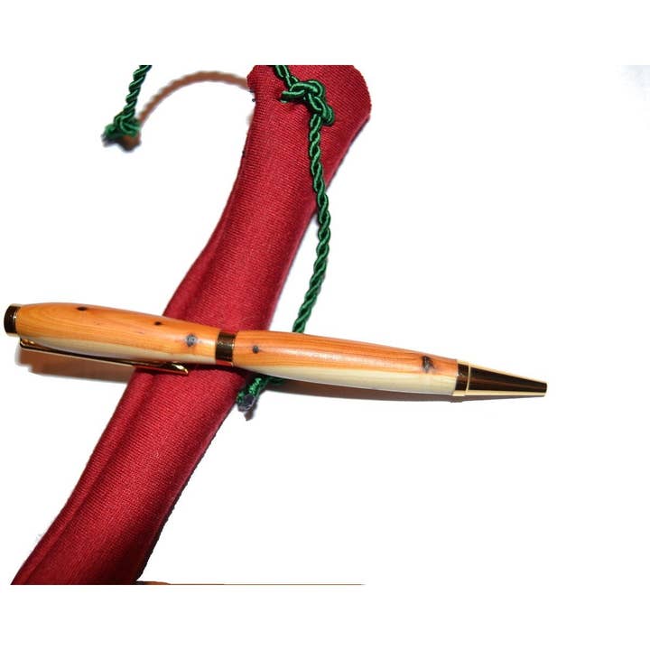 Bolígrafo de madera de tejo hecho a mano único y personalizado para venta al por mayor de Huizbirn