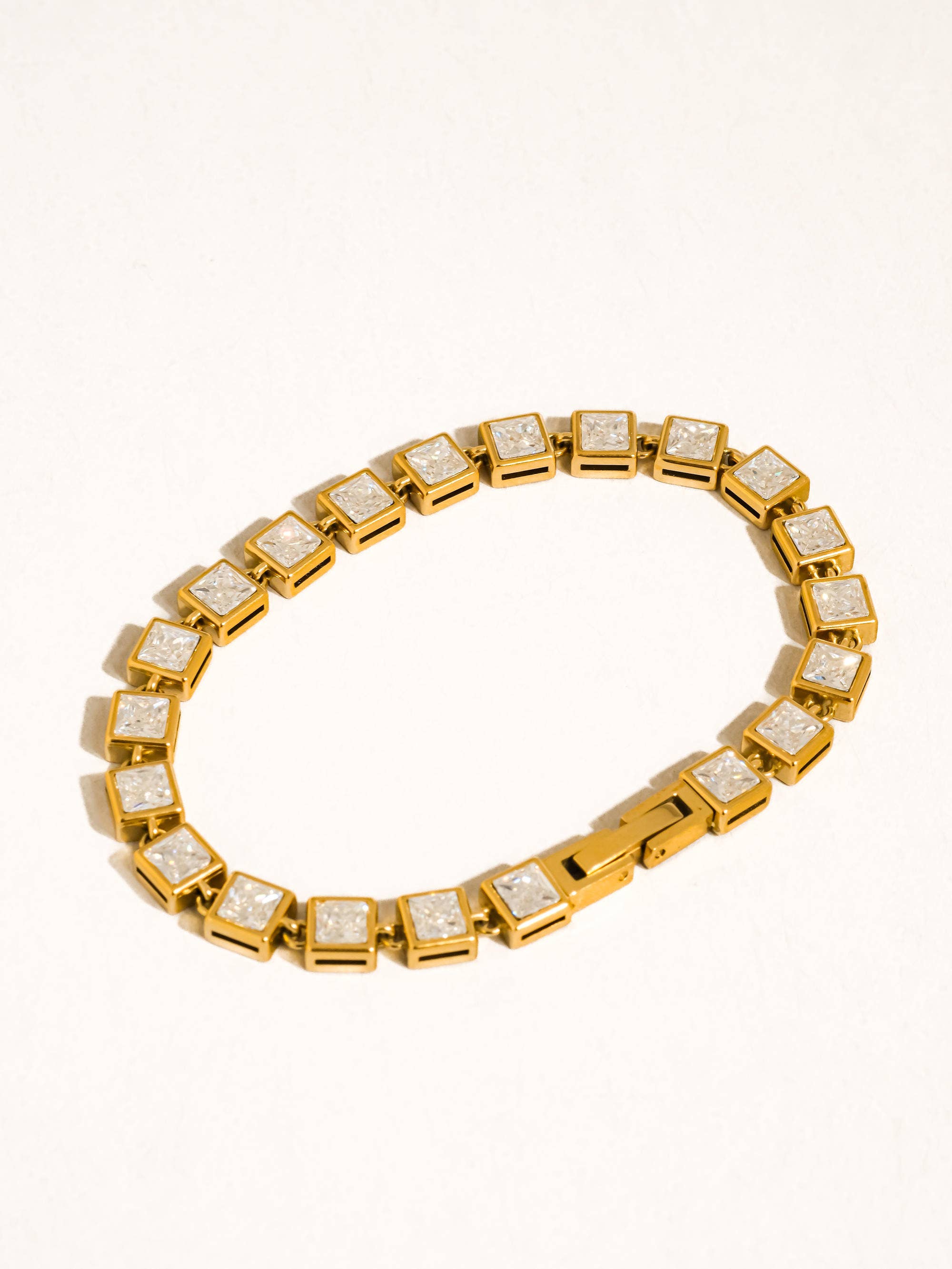 Flânerie by MAIQ - Wholesale Link & Chain Bracelet - Midi 18K Gold Non-Tarnish Square CZ Glam Bracelet